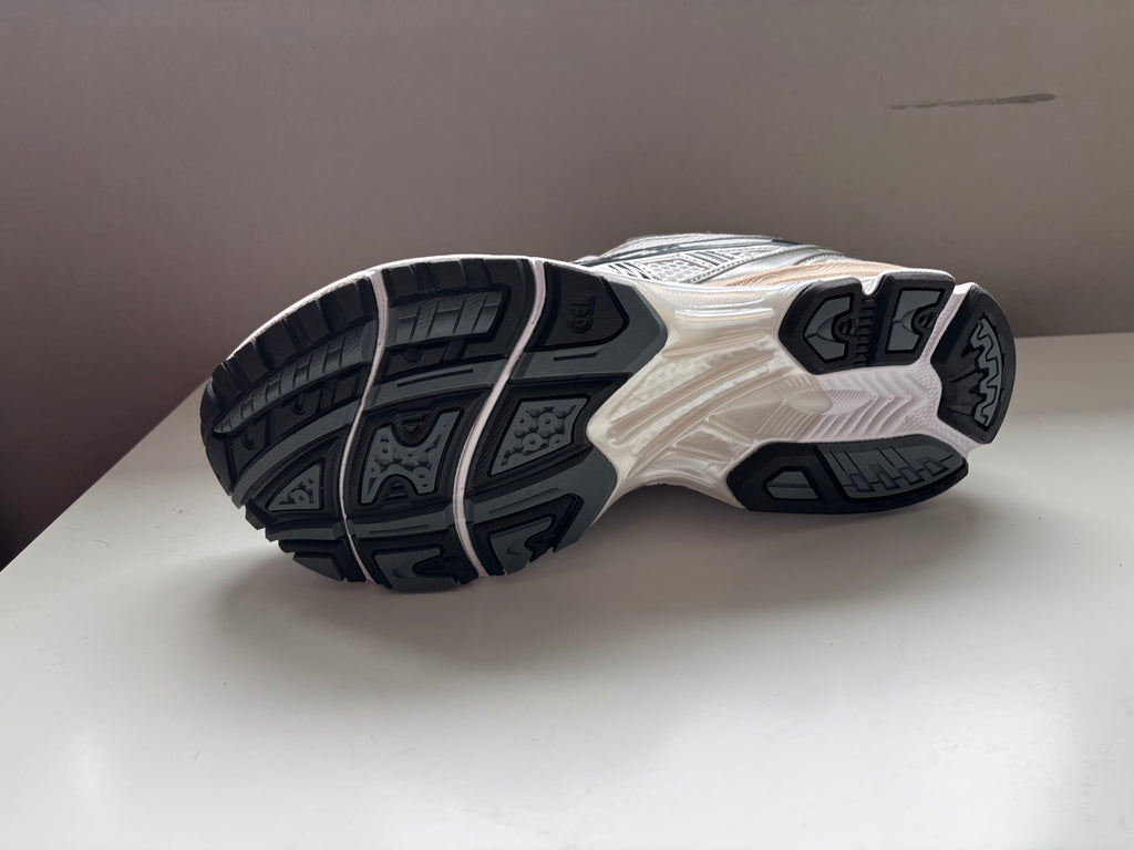 ASICS Gel-Kayano 14 White, Graphite, Grey Men's Sneaker Four Seasons